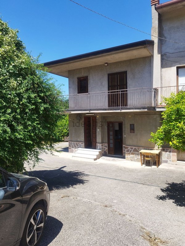 casa semindipendente in vendita a Torrecuso