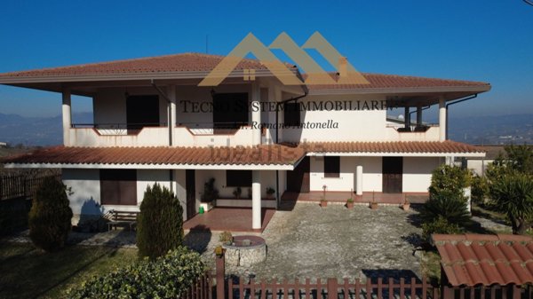 casa indipendente in vendita a Torrecuso