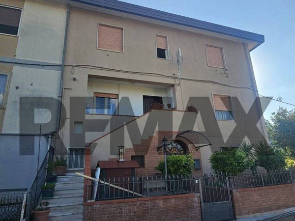 casa indipendente in vendita a Torrecuso