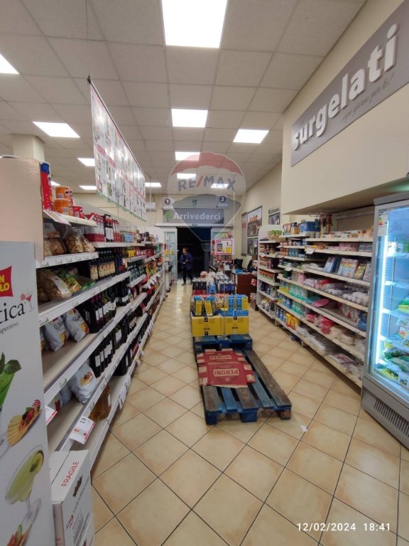 negozio in vendita a Vitulano