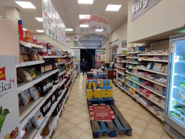 negozio in vendita a Vitulano