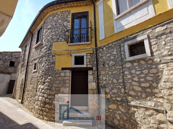 casa semindipendente in vendita a Vitulano