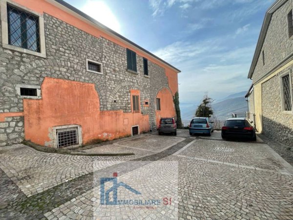 casa indipendente in vendita a Vitulano
