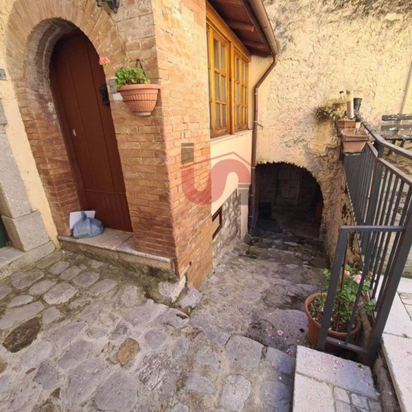 casa indipendente in vendita a Vitulano