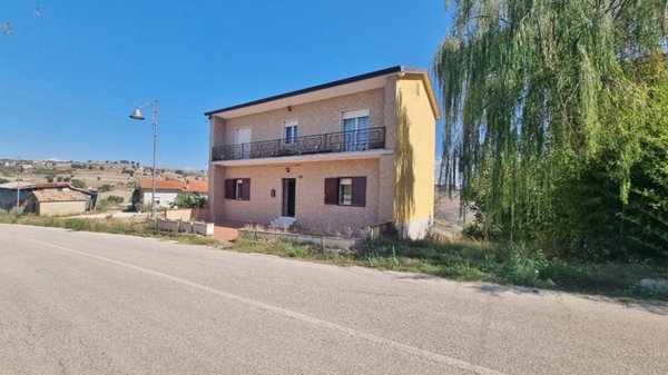 casa indipendente in vendita a Sant'Arcangelo Trimonte