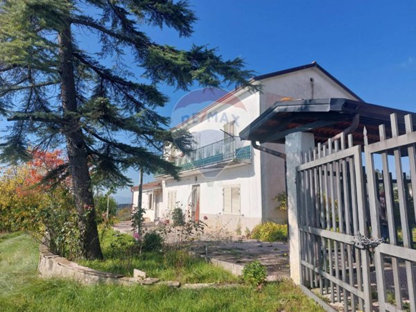 casa indipendente in vendita a Sant'Arcangelo Trimonte