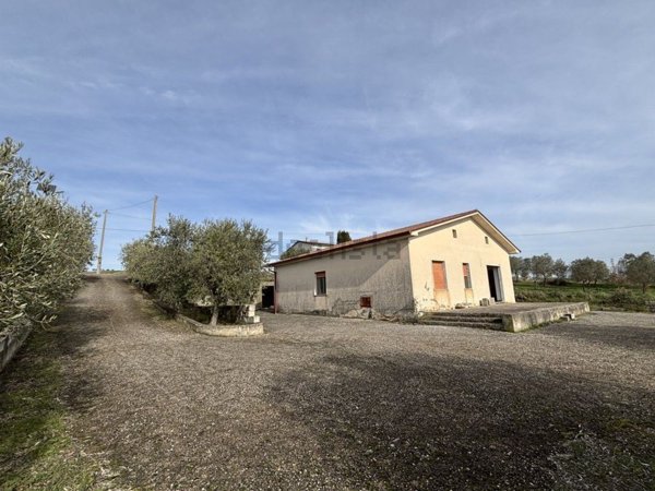 casa indipendente in vendita a Sant'Arcangelo Trimonte