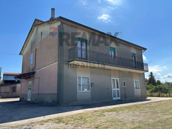 casa indipendente in vendita a Sant'Arcangelo Trimonte