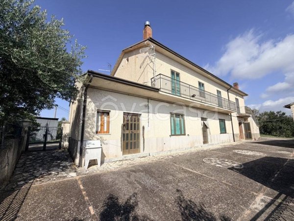 casa indipendente in vendita a Sant'Arcangelo Trimonte