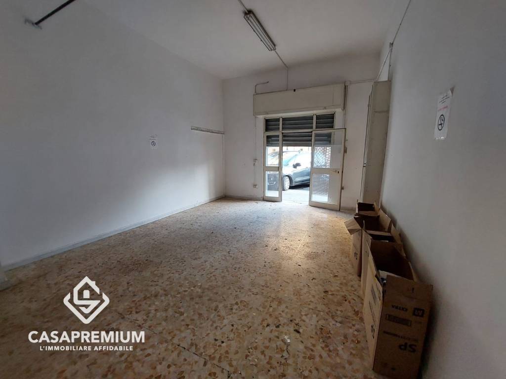 negozio in vendita ad Acerra