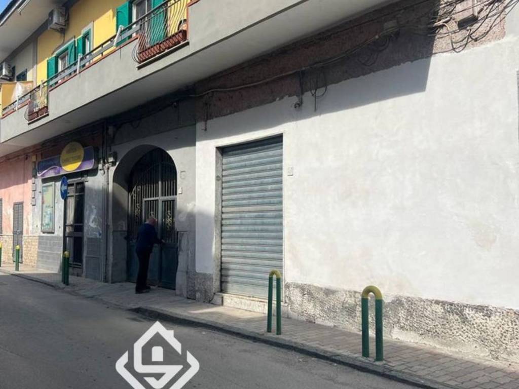 negozio in vendita ad Acerra