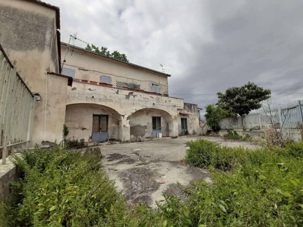 casa indipendente in vendita ad Acerra