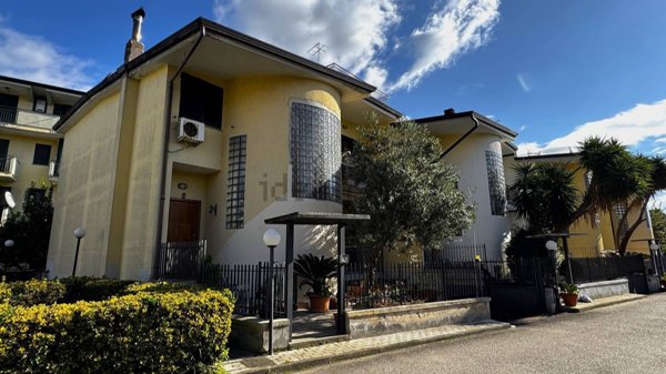 casa indipendente in vendita ad Acerra