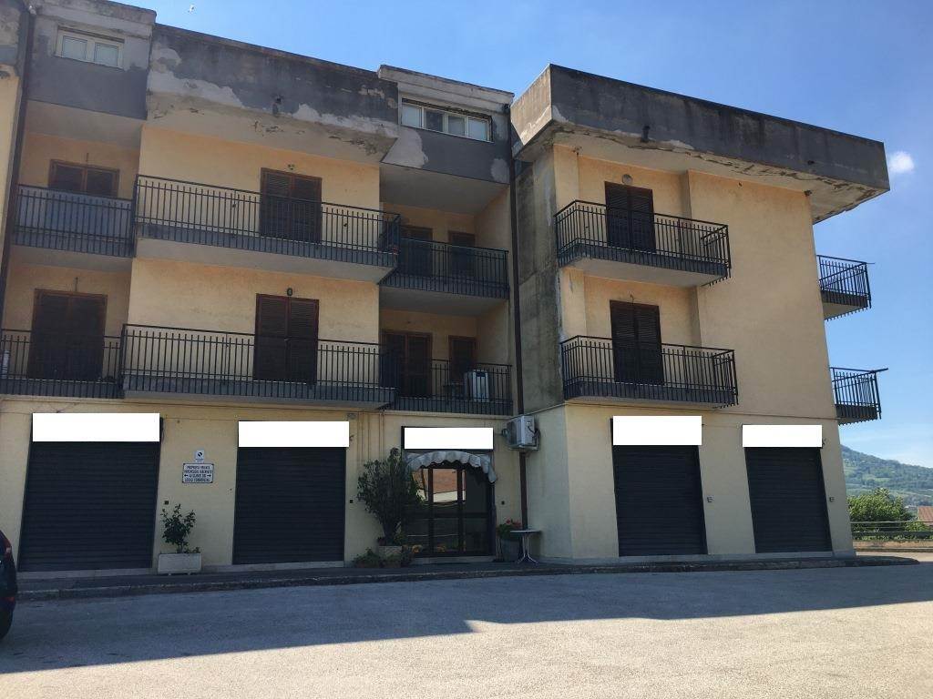 negozio in vendita ad Acerra