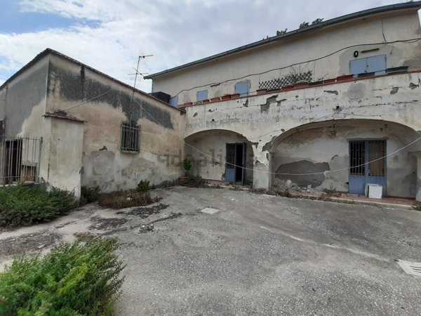 casa indipendente in vendita ad Acerra