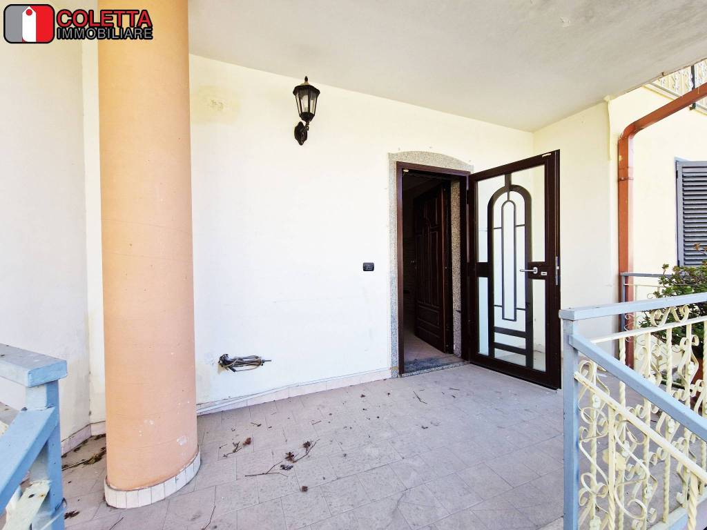 casa indipendente in vendita ad Acerra in zona Centro Città