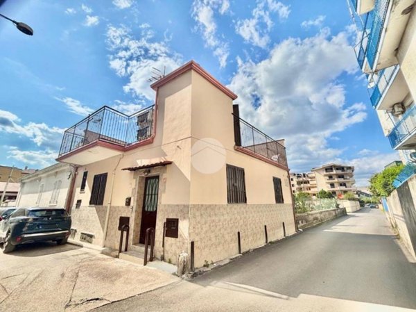 casa indipendente in vendita ad Acerra