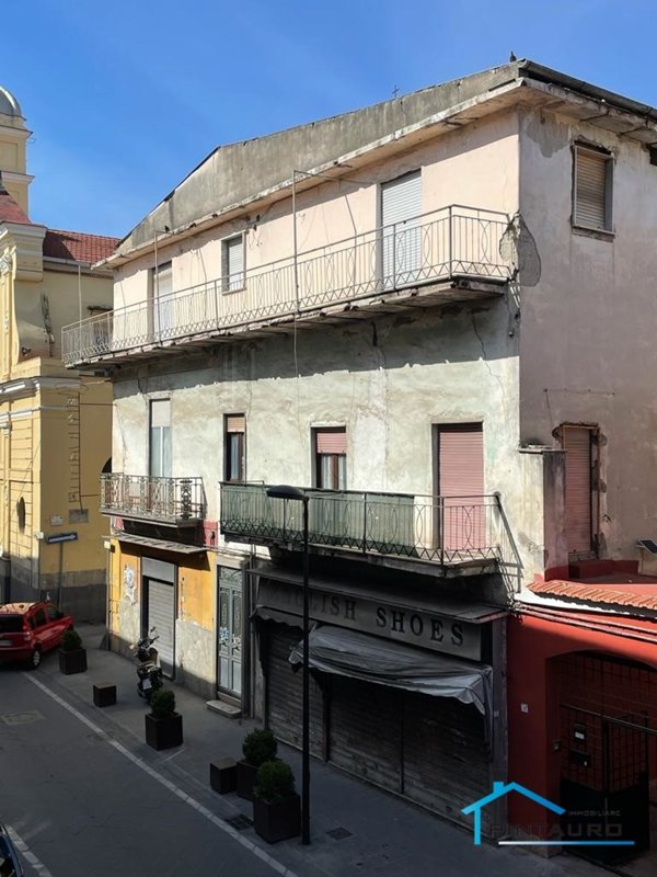intera palazzina in vendita ad Acerra in zona Centro Città