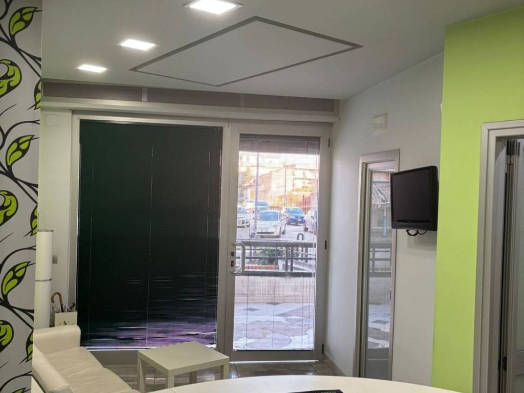 negozio in vendita ad Acerra