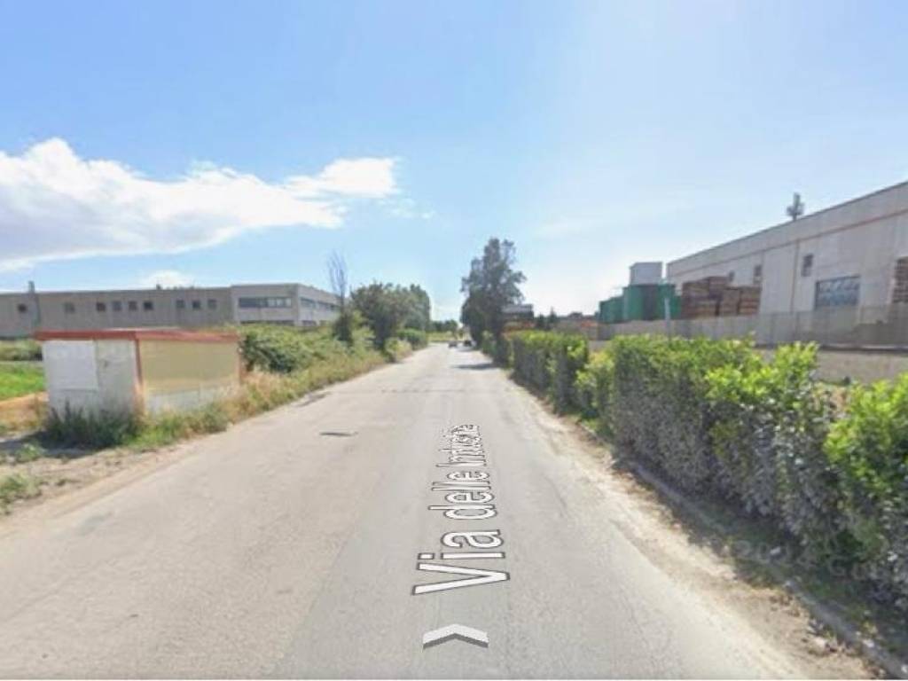 locale commerciale in vendita ad Acerra