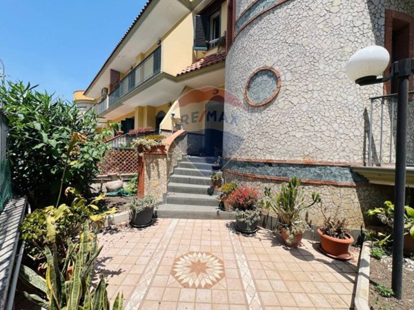 casa indipendente in vendita ad Acerra