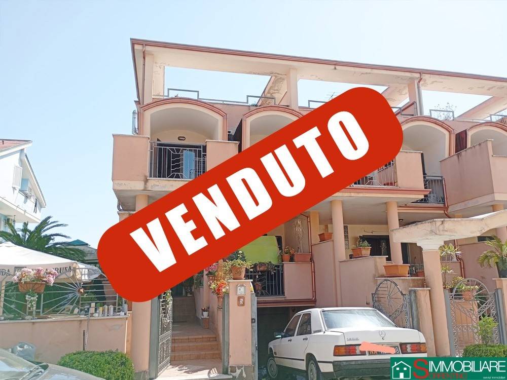 casa indipendente in vendita ad Acerra