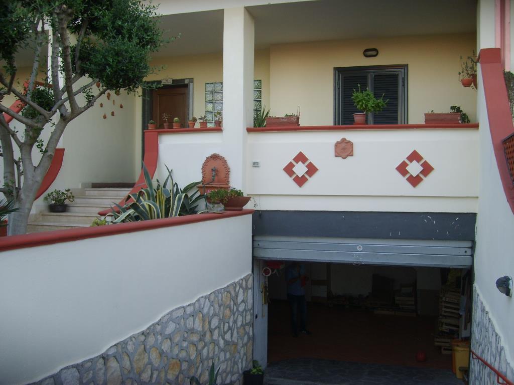 casa indipendente in vendita ad Acerra