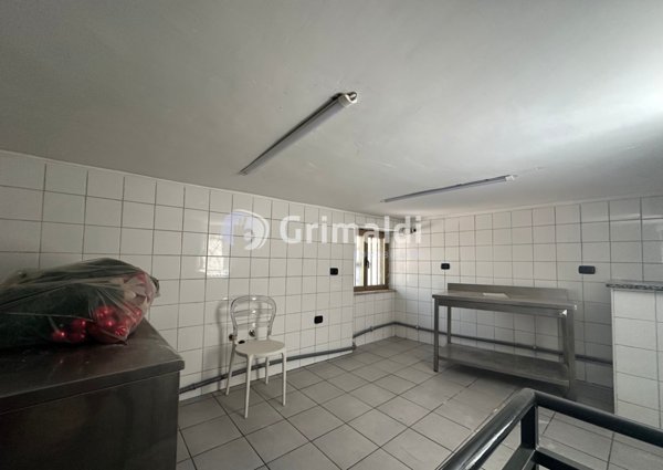 negozio in vendita ad Acerra
