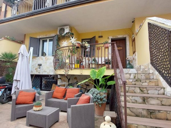 casa indipendente in vendita ad Acerra