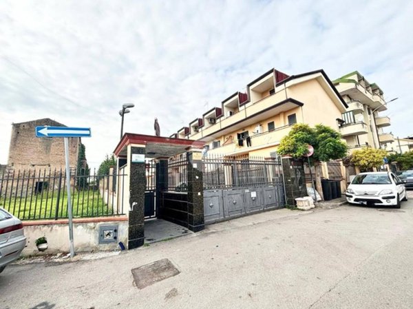 casa indipendente in vendita ad Acerra