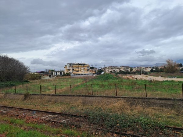 terreno in vendita ad Acerra in zona Centro Città