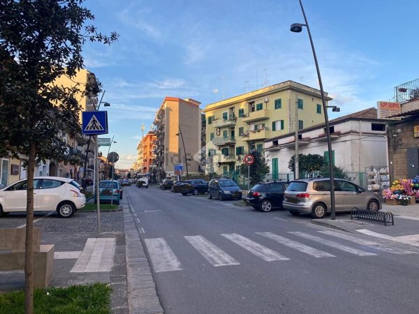 ufficio in vendita ad Acerra in zona Centro Città
