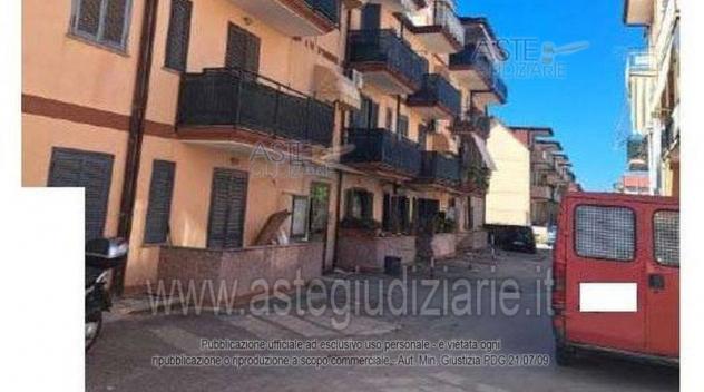 locale commerciale in vendita ad Acerra