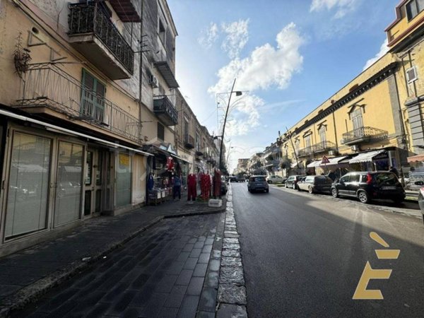 negozio in vendita ad Acerra