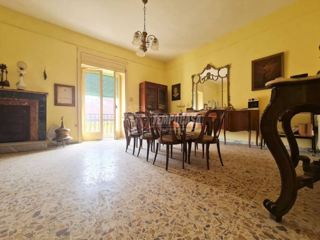 appartamento in vendita ad Acerra in zona Centro Città