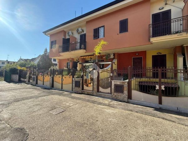 casa indipendente in vendita ad Acerra