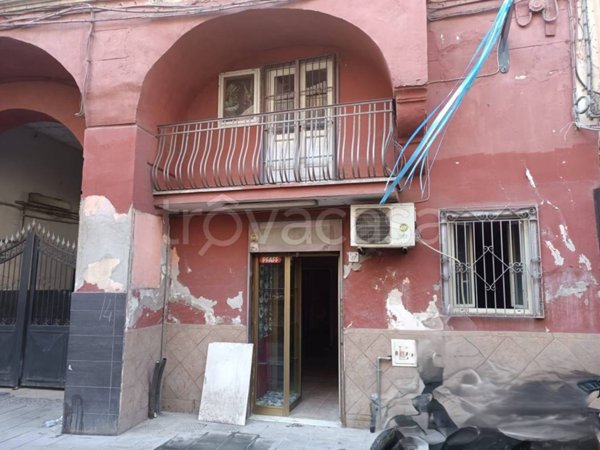 negozio in vendita ad Acerra in zona Centro Città