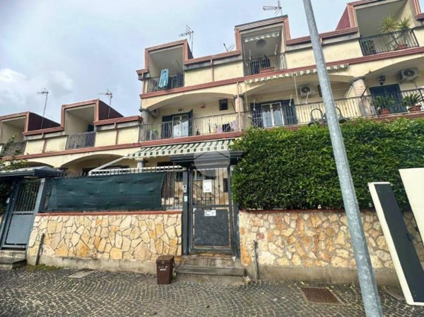 casa indipendente in vendita ad Acerra