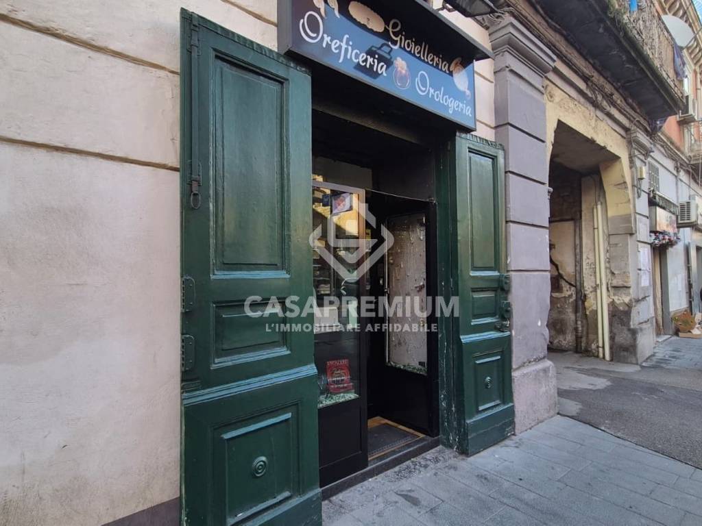 negozio in vendita ad Acerra