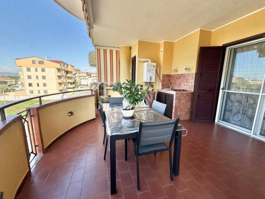 appartamento in vendita ad Acerra in zona Centro Città