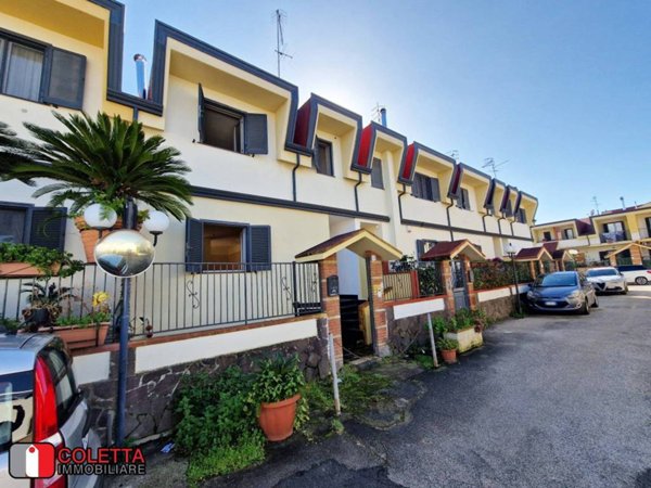 casa indipendente in vendita ad Acerra