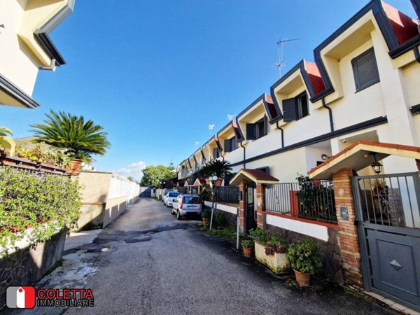 casa indipendente in vendita ad Acerra