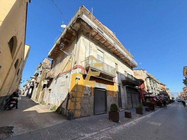 intera palazzina in vendita ad Acerra