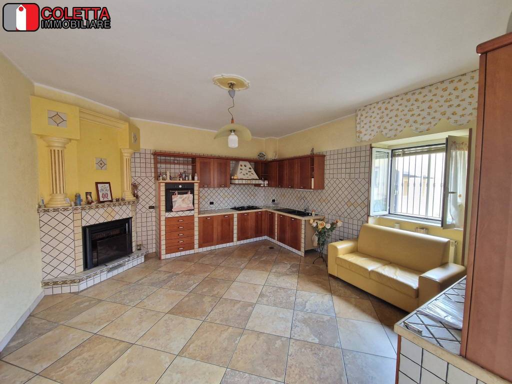 appartamento in vendita ad Acerra in zona Centro Città