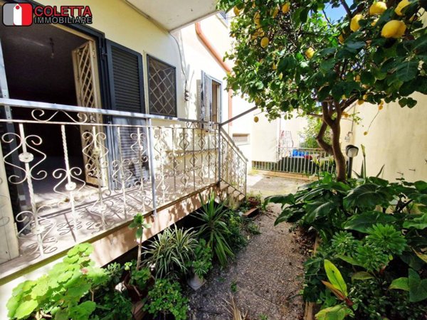 casa indipendente in vendita ad Acerra in zona Centro Città