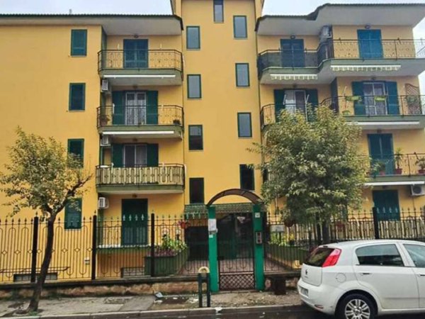 locale commerciale in vendita ad Acerra