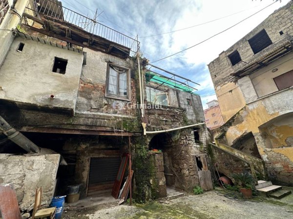 intera palazzina in vendita ad Acerra