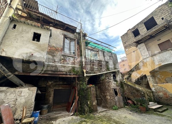 intera palazzina in vendita ad Acerra