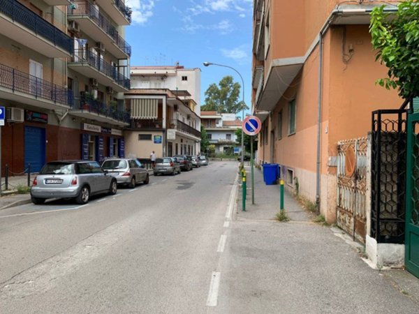 negozio in vendita ad Acerra