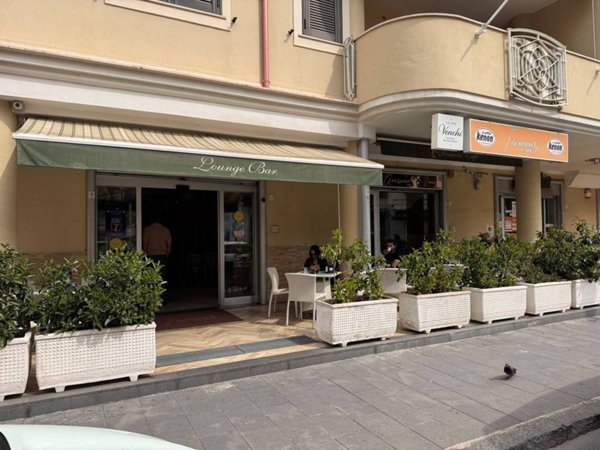 negozio in vendita ad Acerra